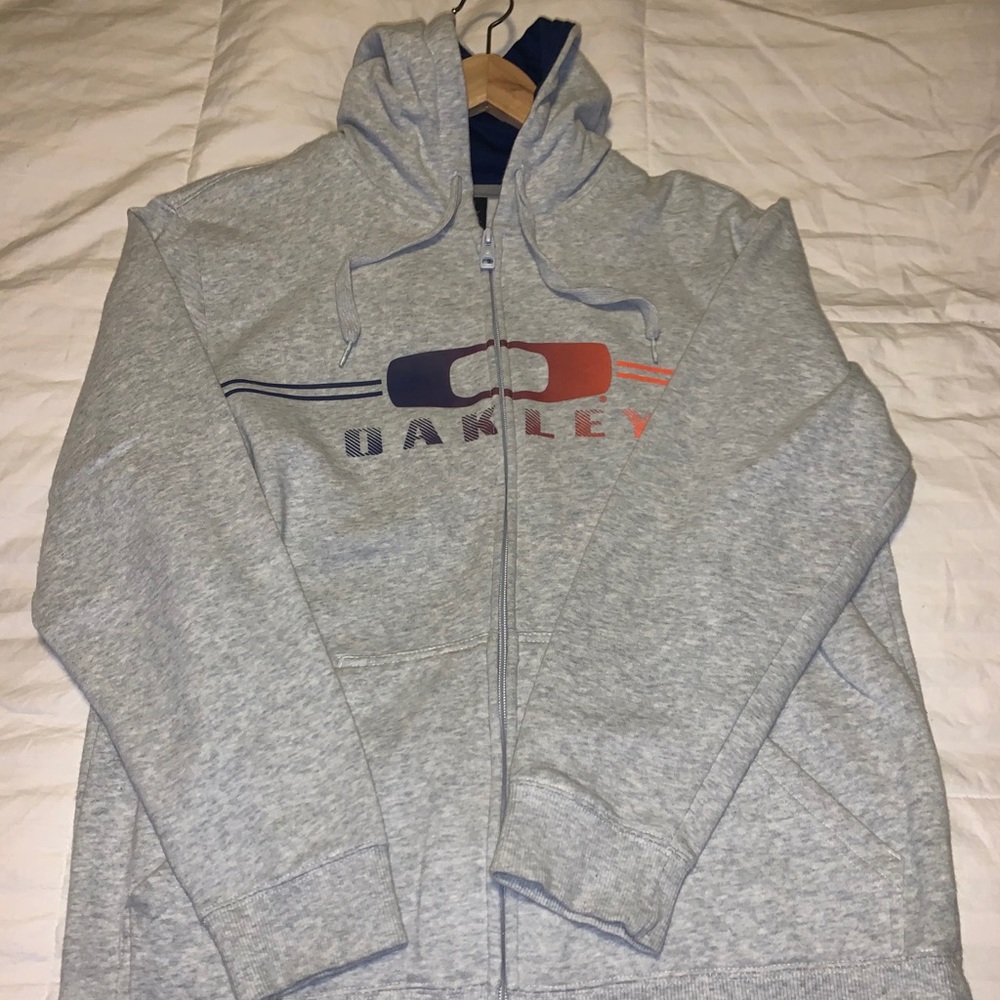 Oakley zip up like new